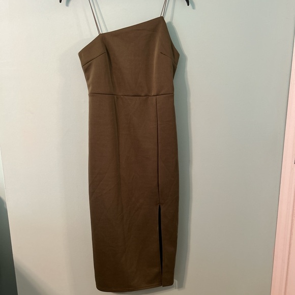 Olive green dress with slit women’s size medium - Picture 3 of 9